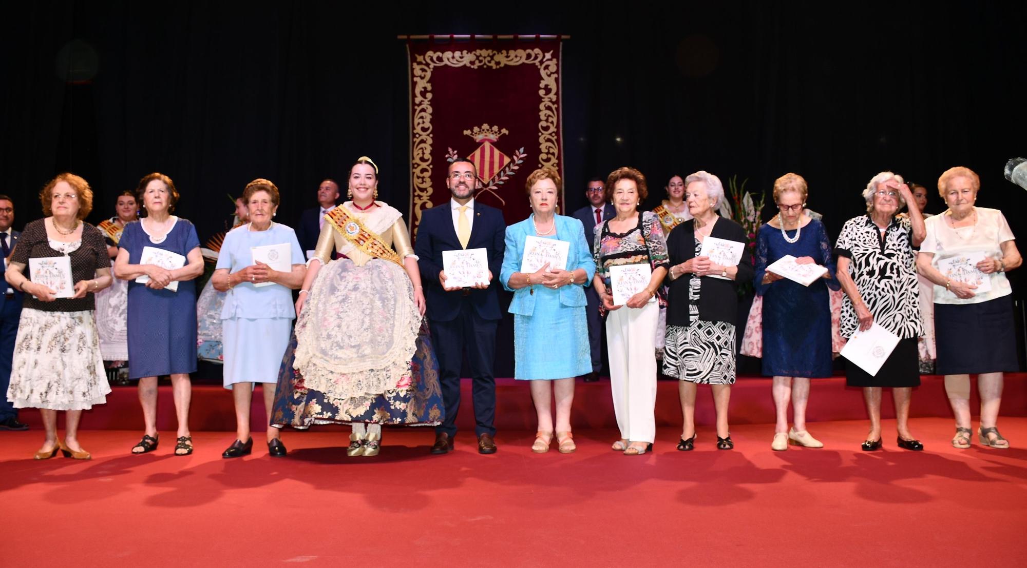 Homenaje 75 aniversario de reina y damas de fiestas de Vila-real