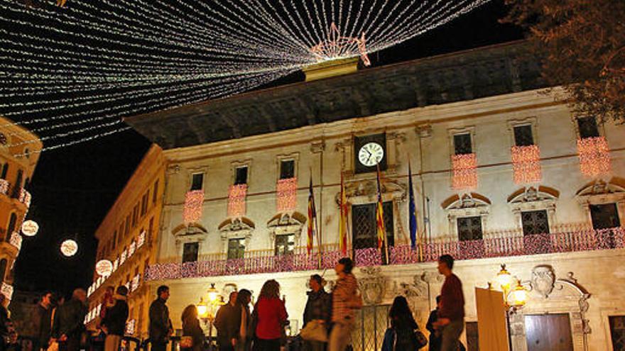 Das Lichterzelt am Rathausplatz von Palma ist jedes Jahr wieder schön anzusehen