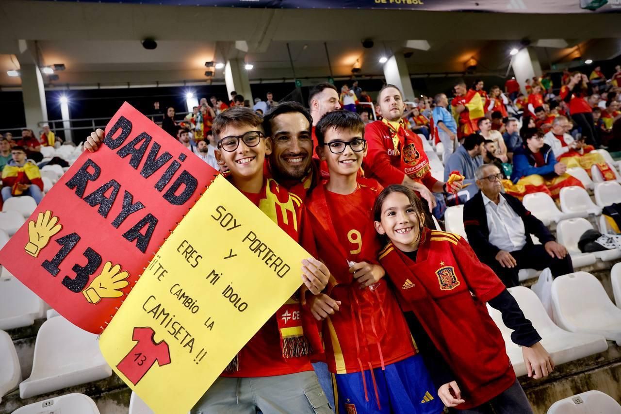 El apoyo de la afición cordobesa a la selección española, en imágenes