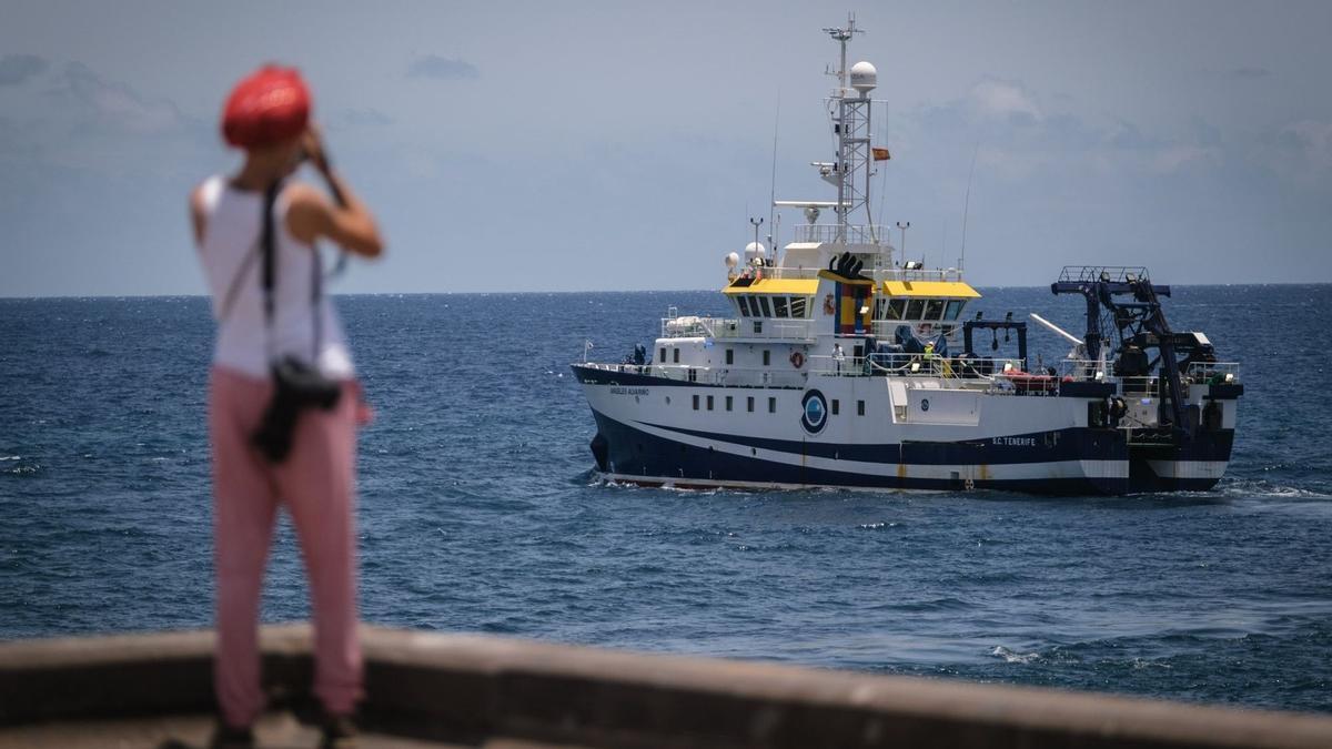 Continua la recerca d&#039;Anna i Tomás Gimeno en aigües de Tenerife