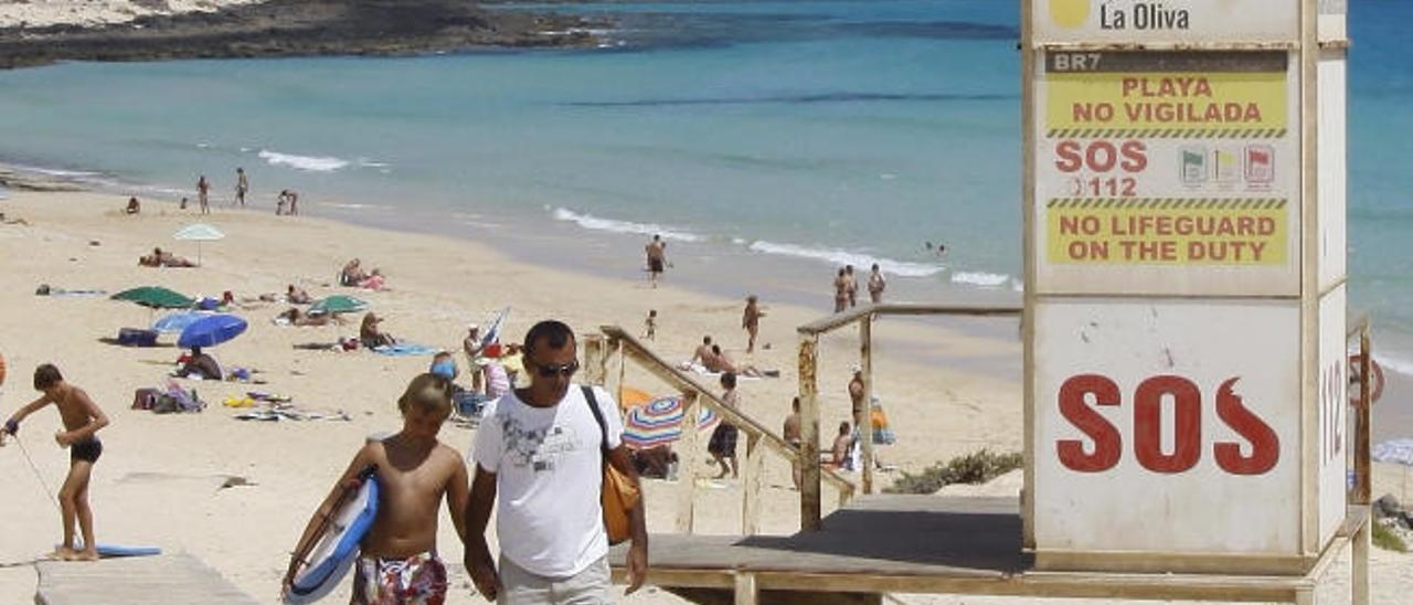 Los municipios turísticos garantizan la seguridad y vigilancia en sus playas