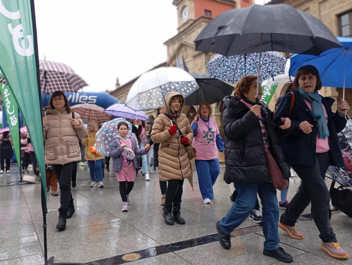 Avilés se moja por la Igualdad: así fue la marcha del 8M de este sábado