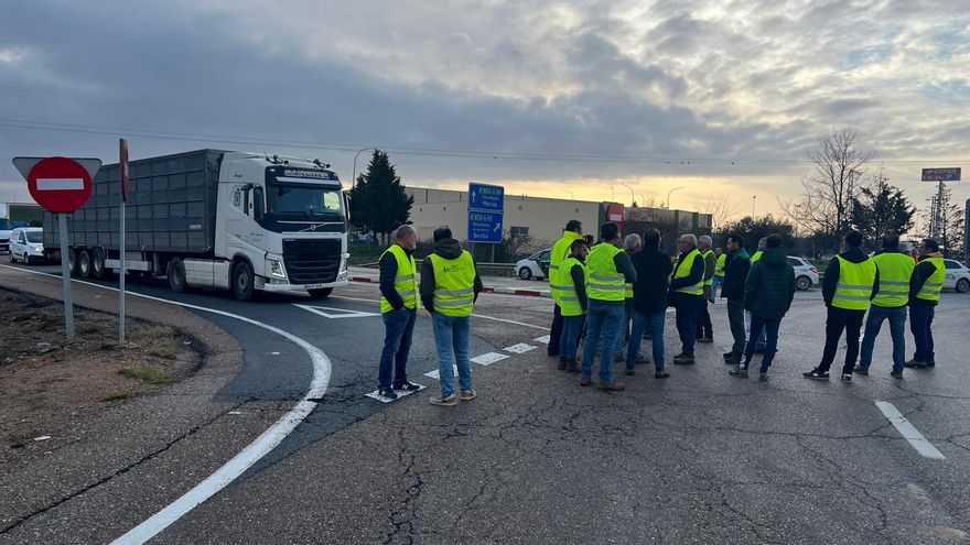 Agricultores en Almendralejo: &quot; Hay que hablar alto y claro&quot;