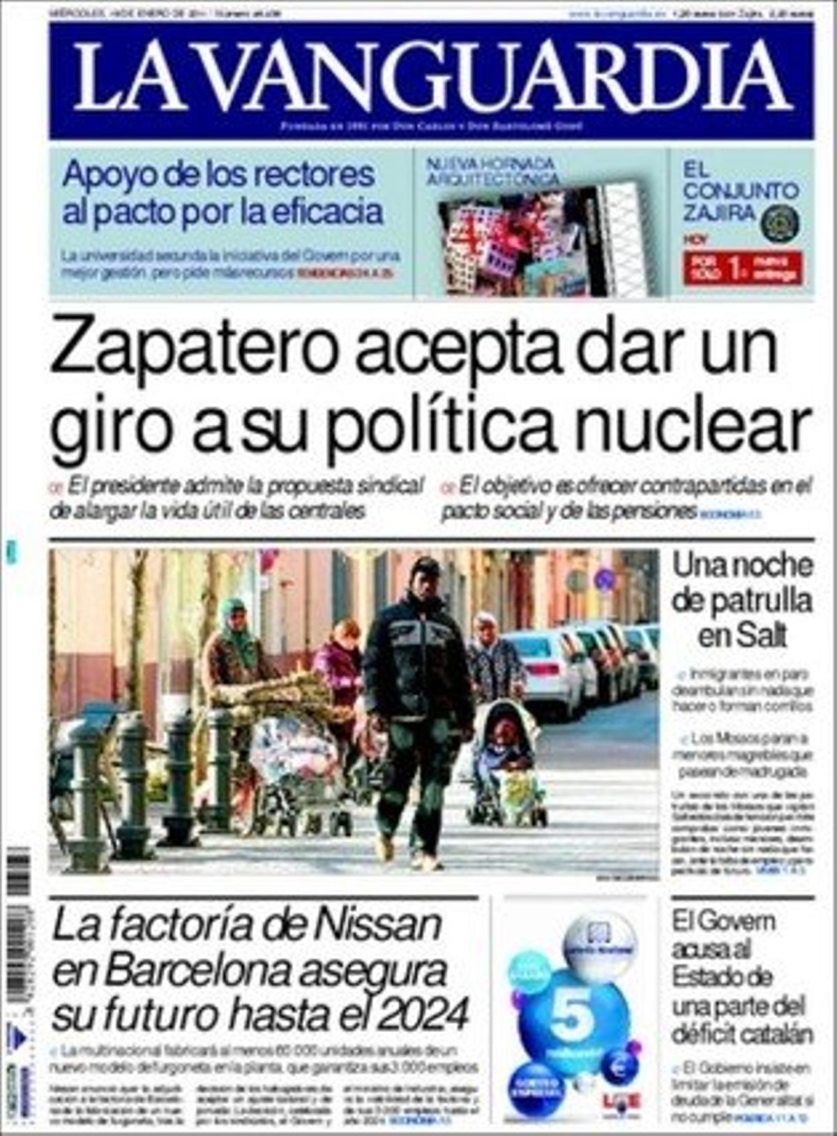 ’La Vanguardia’ destaca també a dins que la ministra Leire Pajín canviarà la llei per agilitzar les acollides dels menors de 3 anys, que Madrid supera els límits de pol·lució però no tocarà el trànsit, que l’Oficina Antifrau denuncia excàrrecs de Santa Coloma de Gramenet, que la UE endurirà les proves a la banca per guanyar credibilitat i que la Comissió Nacional de la Competència expedienta operadors mòbils --Movistar, Vodafone i Orange-- per l’alt preu dels SMS.