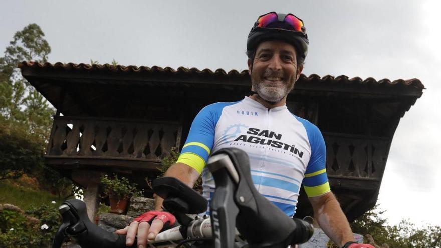 Germán Fernández, un experto en subir a los Lagos en bici: lleva 99 ascensiones