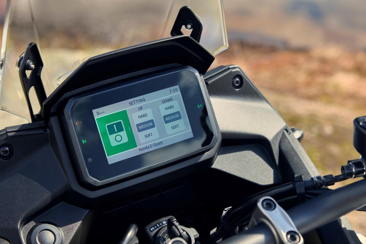 Honda E-Clutch: cambiar sin pensar, conducir sintiendo