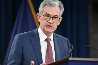 Powell avisa de que la Fed está preparada para mantener los tipos de interés de enquistarse la inflación