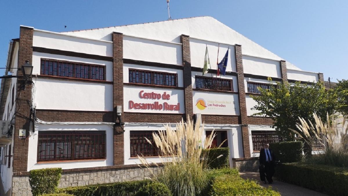 Exterior de la sede de Adroches.