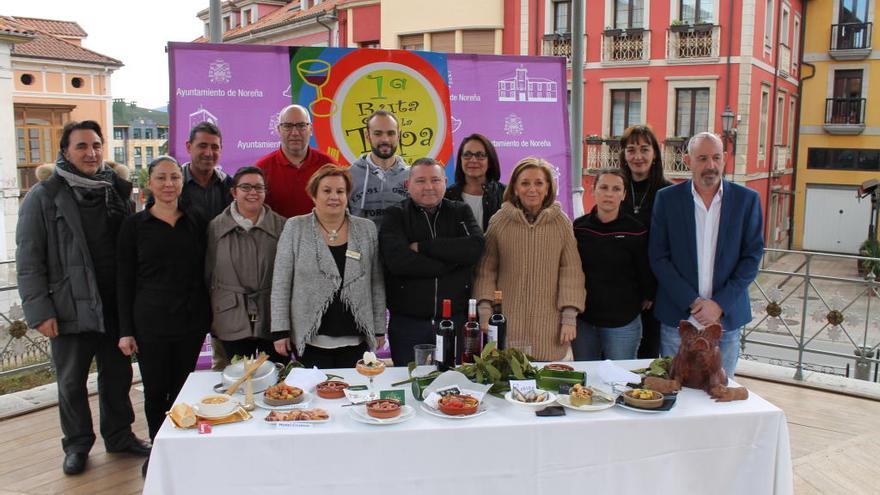 Asistentes a la presentación de la &quot;Ruta de la tapa&quot; de Noreña, celebrada el martes.