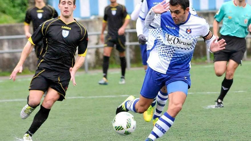 Kike protege el balón en un choque del Tuilla de esta temporada.