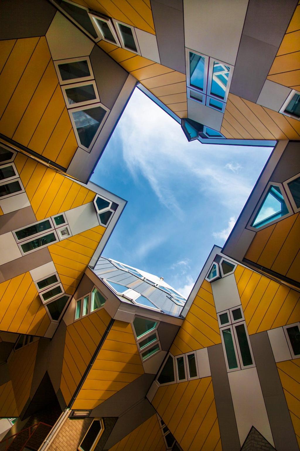 Casas cúbicas (Kubuswoningen) del arquitecto Piet Bloom