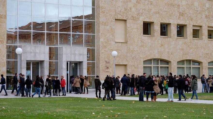 La oleada de ofertas de empleo público moviliza en Zamora a 2.000 opositores