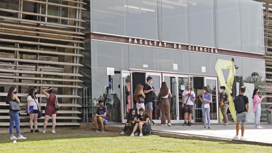 L’entrada de la Facultat de Ciències de la Universitat de Girona. | ANIOL RESCLOSA