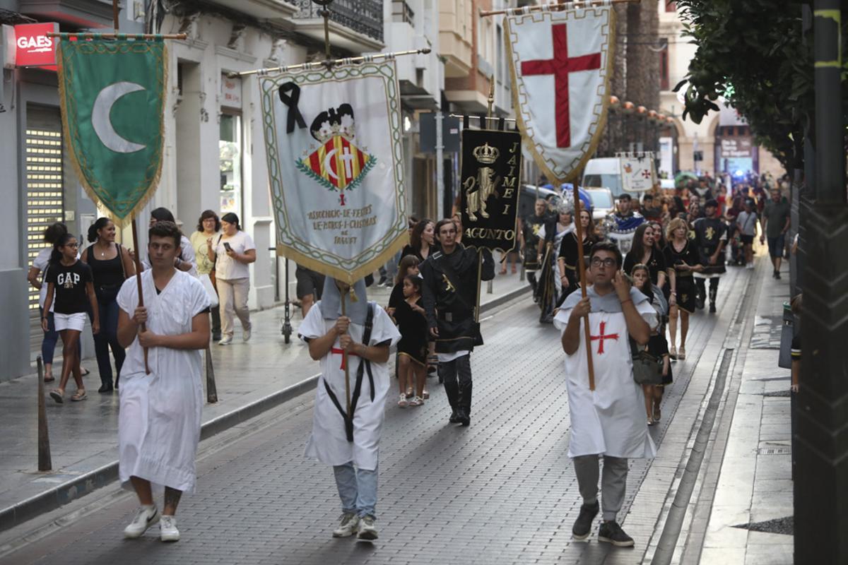 Los Moros y Cristianos de Sagunt rinden homenaje a Vicente Vayà