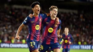 Dro y Fermín celebran el segundo gol del Barça