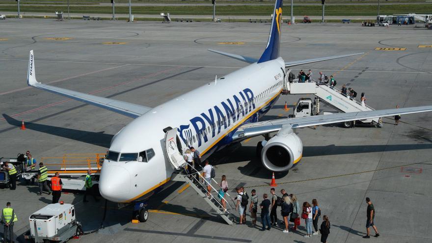 Ryanair reclama a sus tripulantes que devuelvan parte de su salario: &quot;Nos piden hasta 4.000 euros&quot;