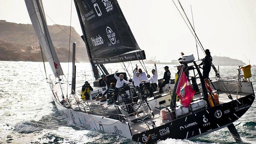 El barco &#039;Reto Pelayo Vida&#039;  llega a Cartagena