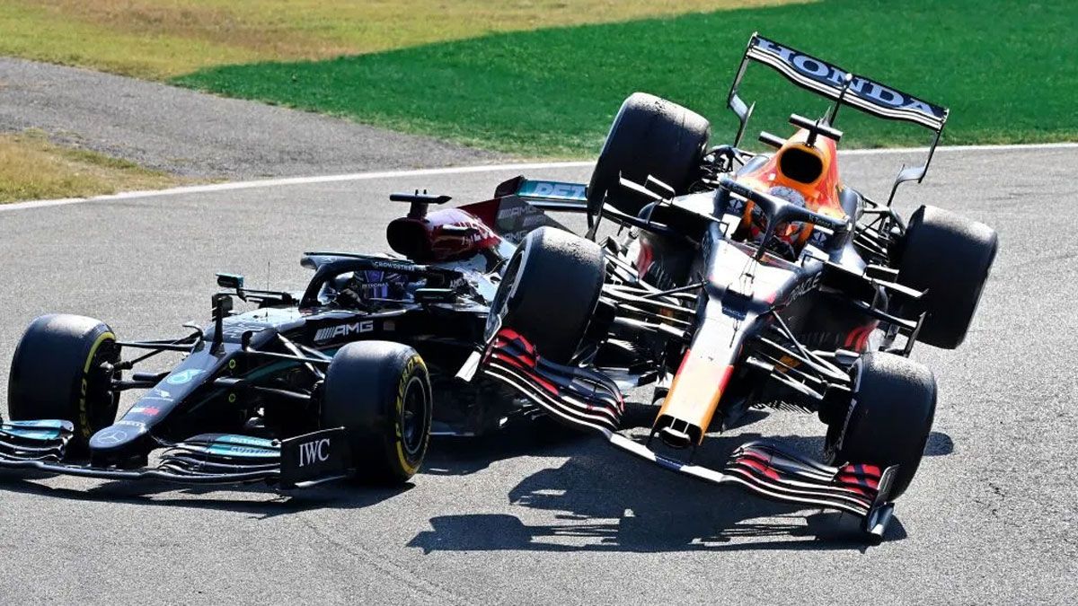 El accidente de Verstappen y Hamilton en Monza refleja la intensidad del pulso que mantienen por el título