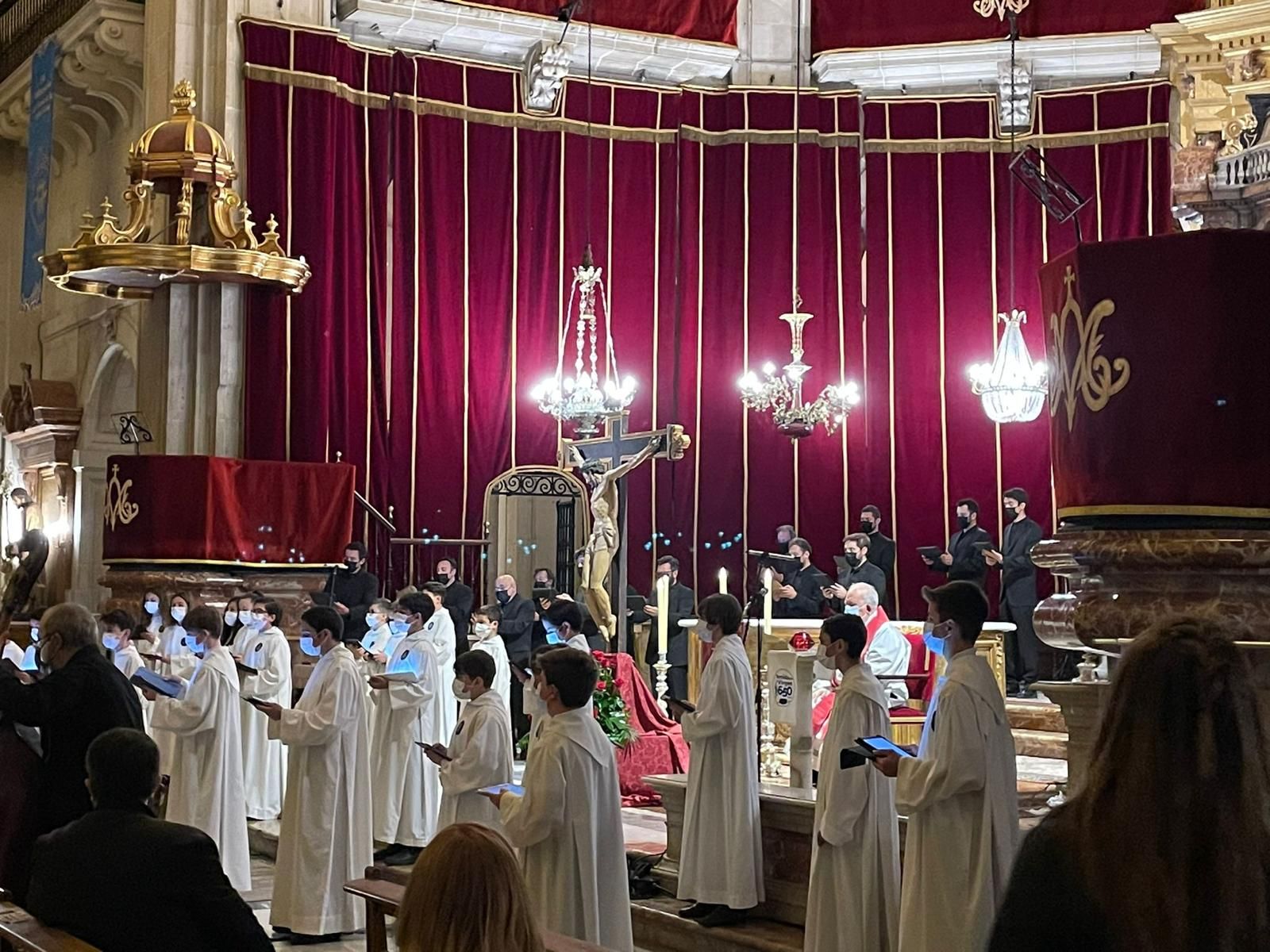 Viernes Santo con las voces de la Capella, Coro Juvenil y Escolanía del Misteri d'Elx