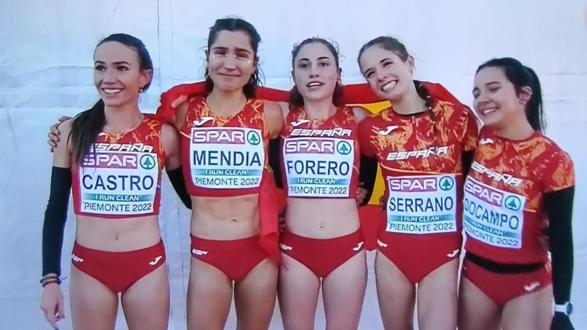María Forero y el resto equipo español sub20 