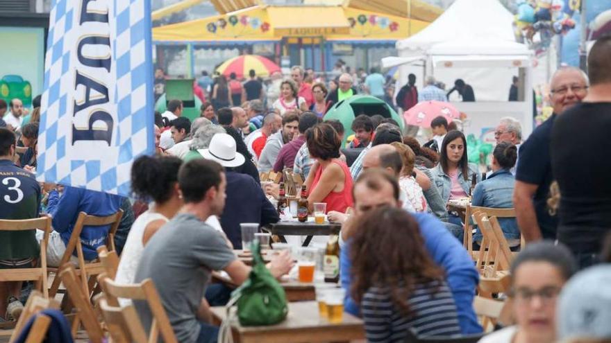 Ambiente, ayer por la tarde, en el Festival de la cerveza.