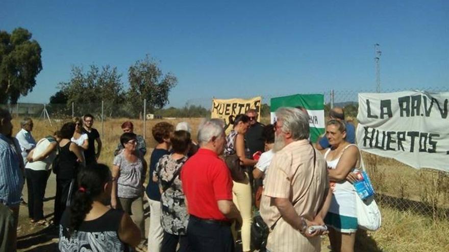 Vecinos reclaman huertos urbanos en el Cordel de Écija