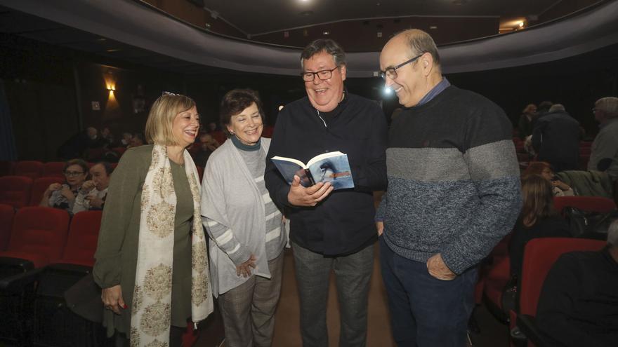 Pedrós presenta en el Port de Sagunt su última novela