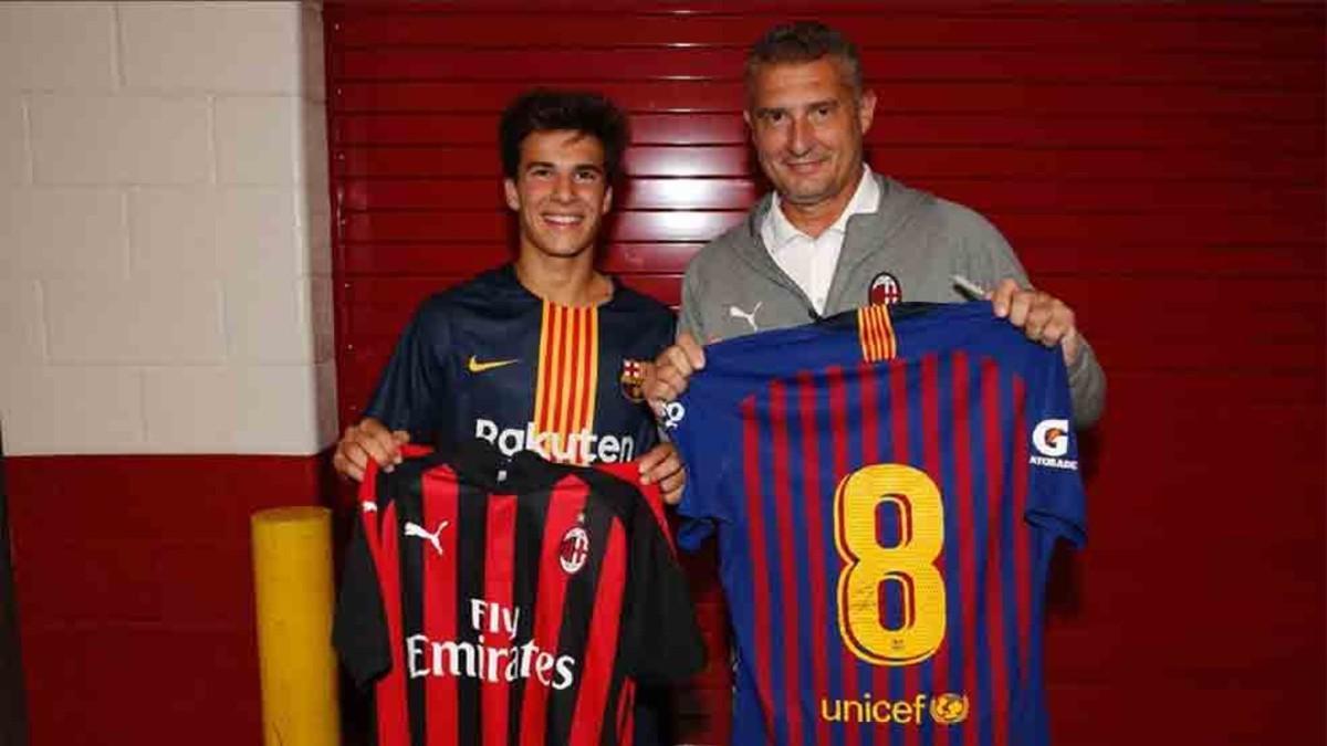 Riqui Puig se intercambió la camiseta con Massaro