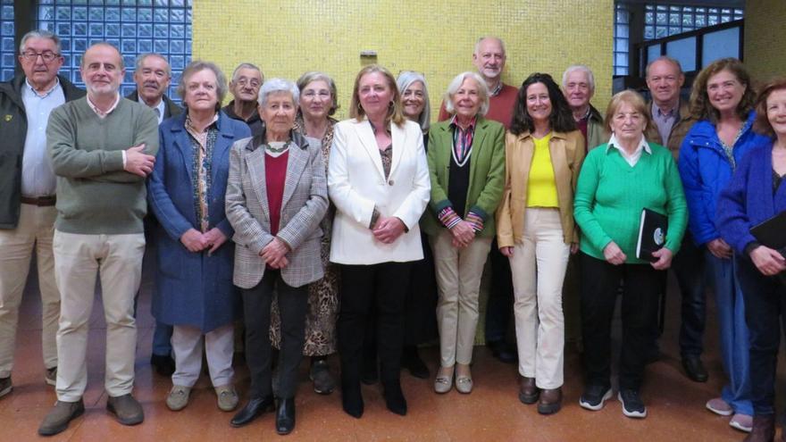 Los integrantes del coro de la Asociación de Padres del colegio de la Inmaculada, durante el último ensayo. |