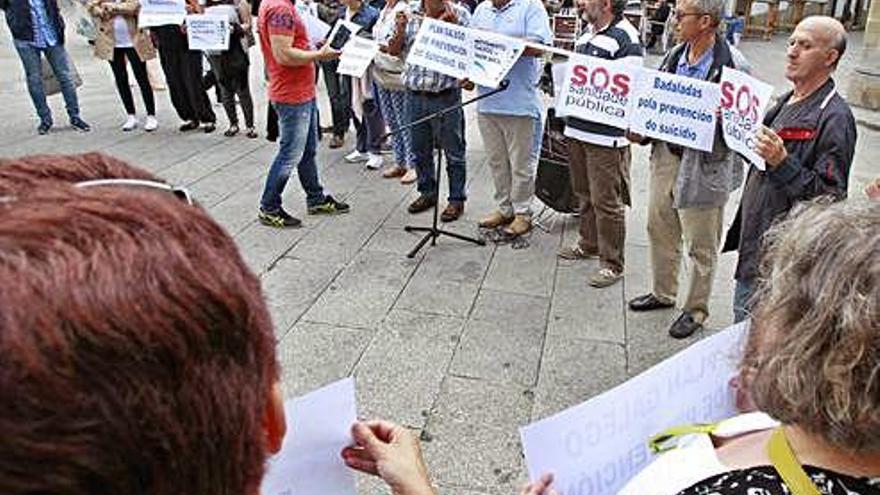 Protesta en demanda de un plan de prevención de suicidios que ya aprobó la Xunta.