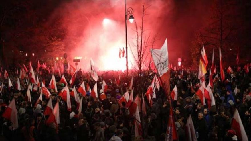 Fuertes distubios en Varsovia durante la marcha del Día de la Indepencia