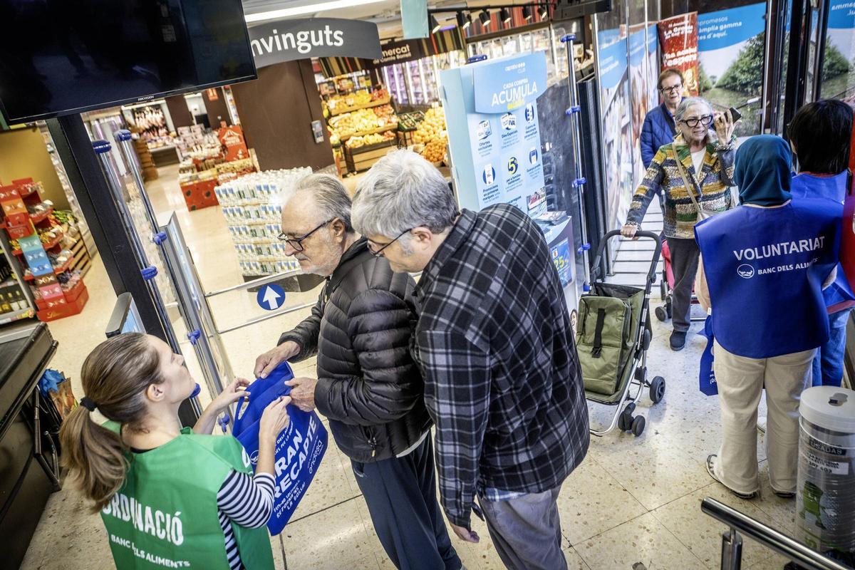 Empieza la recogida solidaria de alimentos del Gran Recapte