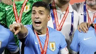 Forlán aclara la ausencia de Luis Suárez con Uruguay
