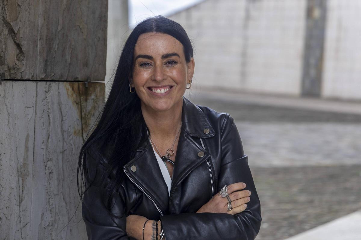 La profesora Laura Cuesta Cano, en la Cidade da Cultura, en Santiago, tras participar en una sesión de trabajo centrada en la futura Ley de Educación Digital que está elaborando la Consellería de Educación