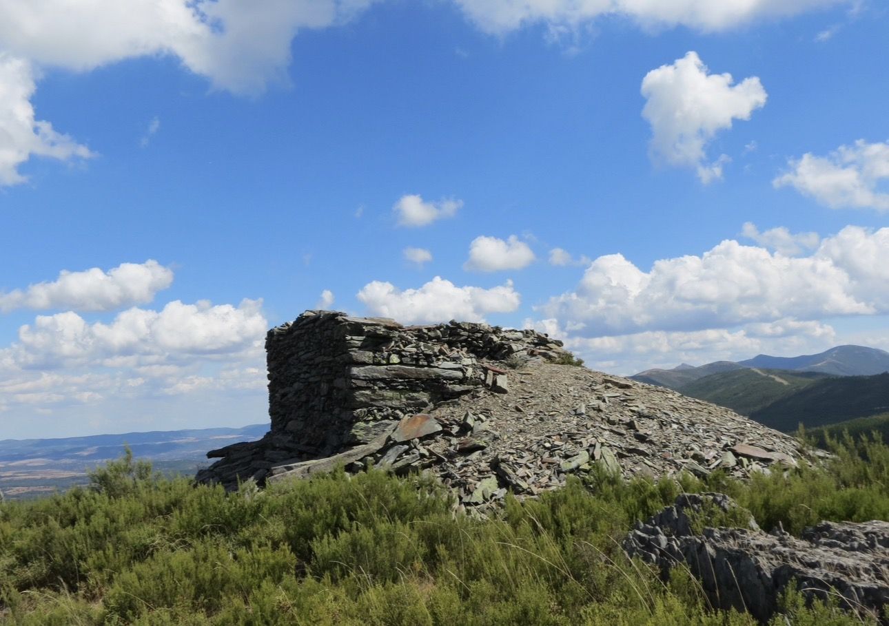 Fortín de Robledillo de Gata, incluido en la Lista Roja del Patrimonio.