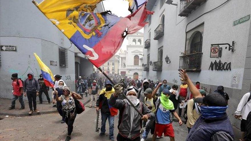 Moreno se niega a dimitir pese a la presión del movimiento indígena en Ecuador