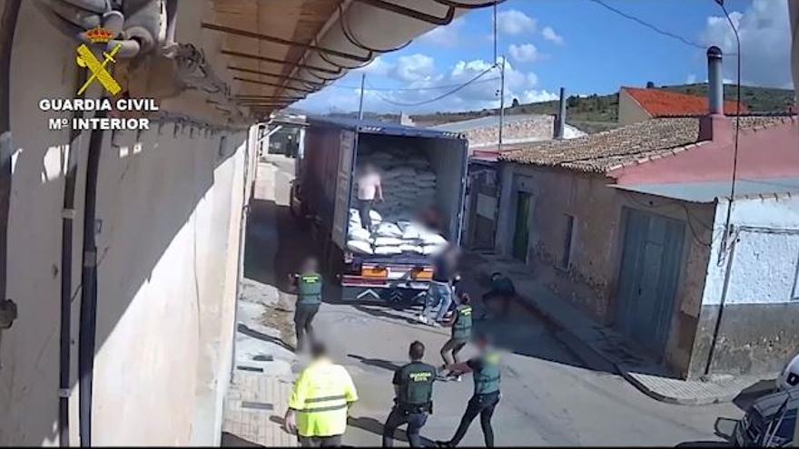 Narcotráfico en Alicante: Así se detuvo al camión que importaba cocaína oculta en escamas de plástico
