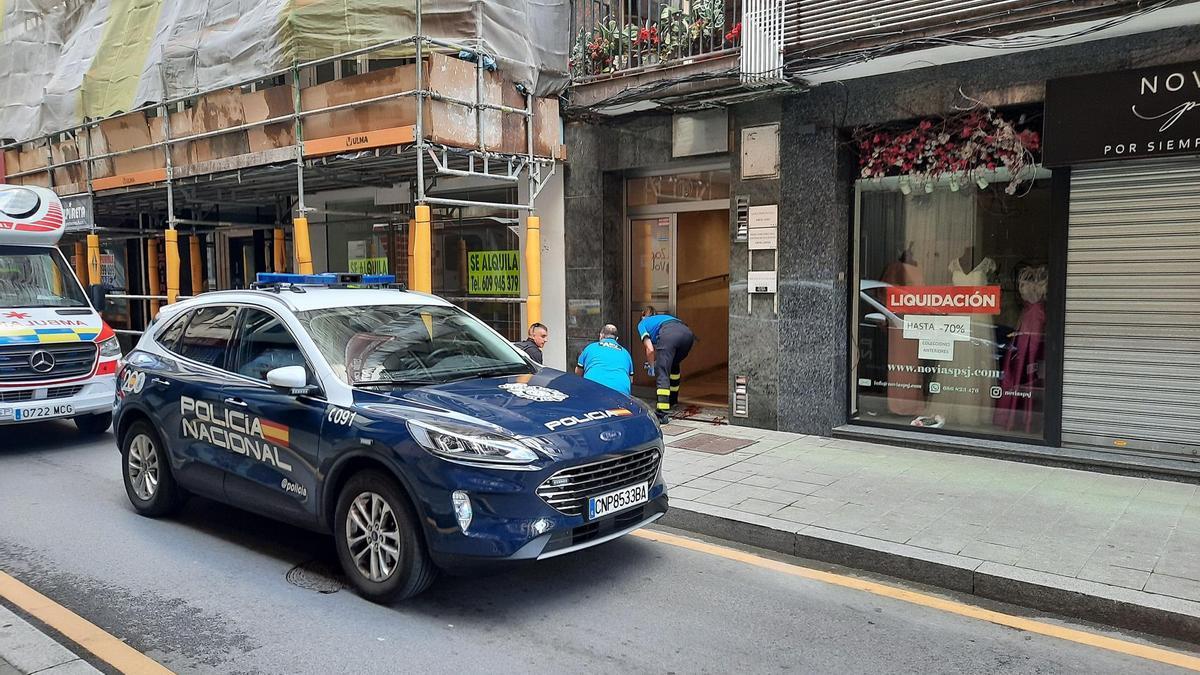 Intervención policial y sanitaria en en mayo del pasado año en el mismo edificio.