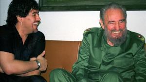 Maradona y Fidel Castro, en el Palacio de la Revolución de La Habana, en el 2001