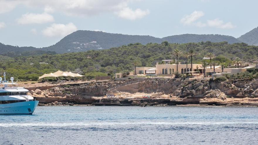Urbanismo en Ibiza: Sant Josep rechaza por insuficiente el proyecto de derribo de la mansión de Platges de Comte