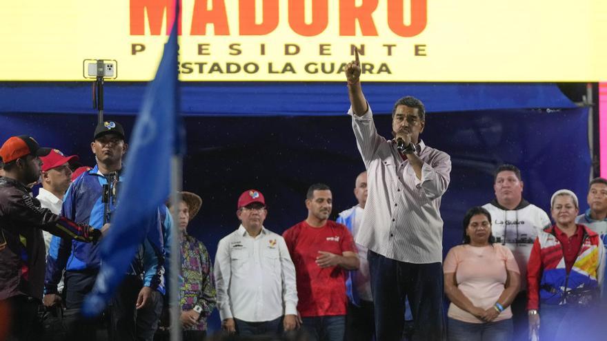 La amenaza de un &quot;baño de sangre&quot; de Maduro coloca a los militares en el centro de la escena electoral