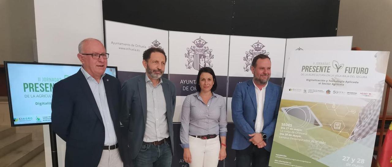 Miguel Agulló, Ricardo Abadía, Carolina Gracia y Luis Quesada presentan las jornadas sobre agricultura