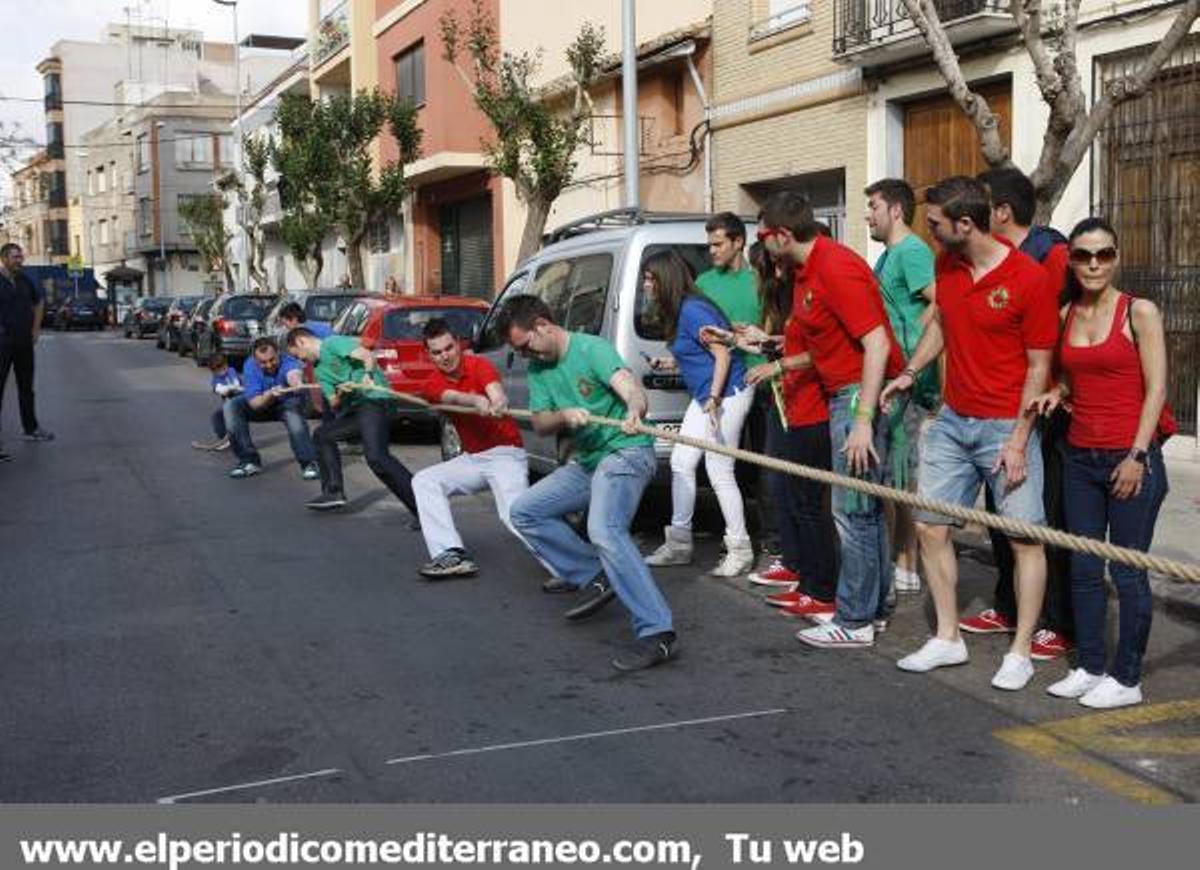 GALERÍA DE FOTOS - Fiestas de San Pascual concurso de tiro de cuerda