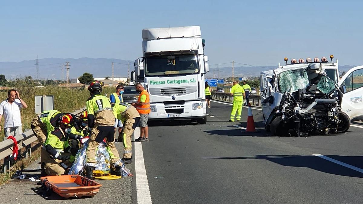 Un momento del accidente de esta mañana.