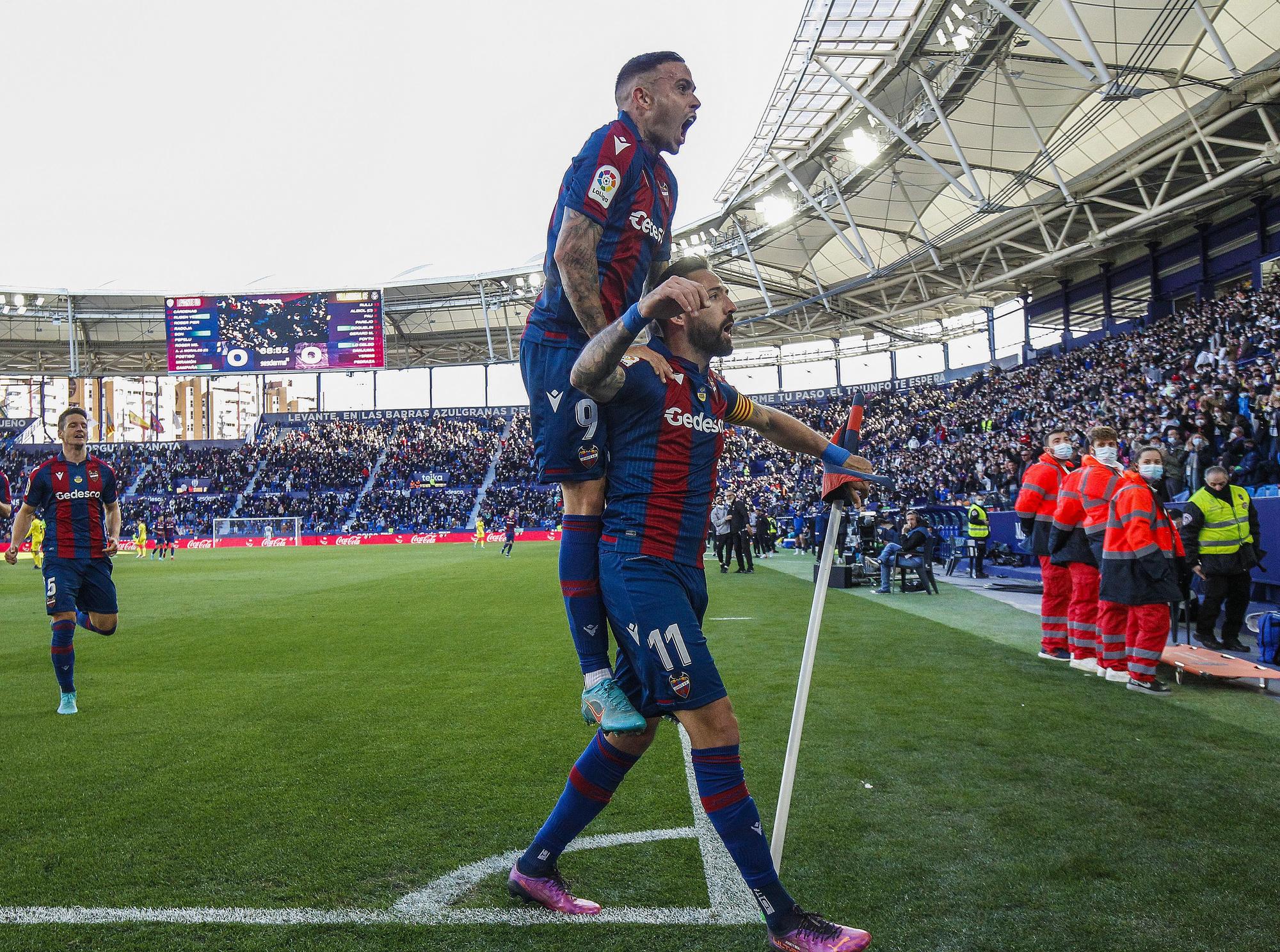 Las imágenes de la victoria del Levante frente al Villarreal en el Ciutat de València
