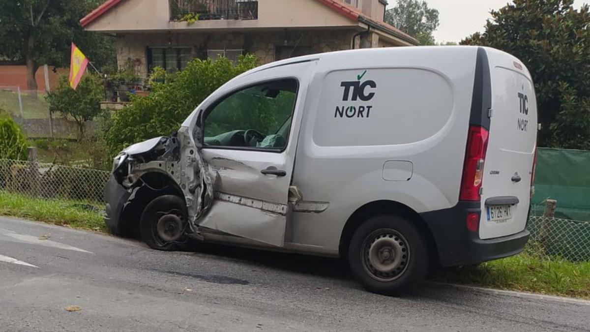 Colisión entre dos coches con heridos en Souto de Vea