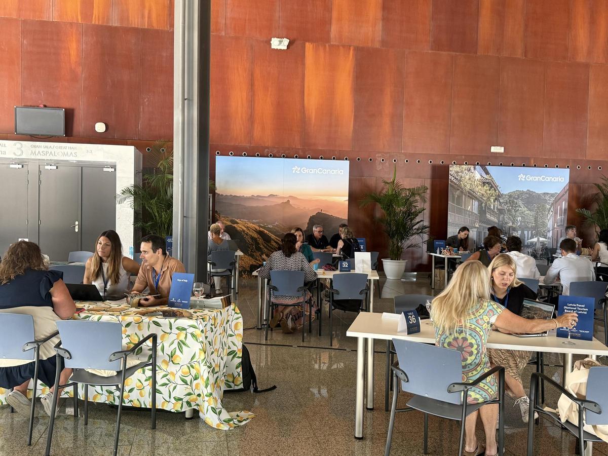 Reuniones entre agentes de viajes y clientes ,ayer en Expomeloneras, en San Bartolomé de Tirajana.