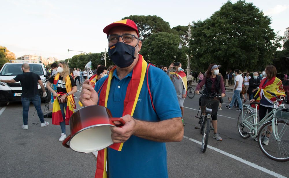 Concentración contra el gobierno en València