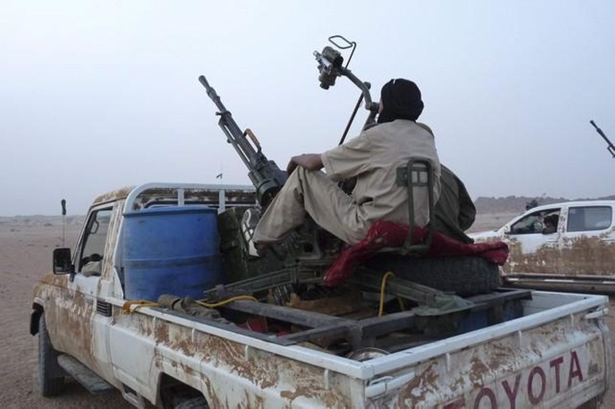 Un rebel del Moviment Nacional d’Alliberament d’Azawad (MNLA) vigila a prop de Kidal, l’octubre passat. Un rebel del Moviment Nacional d’Alliberament d’Azawad (MNLA) vigila a prop de Kidal, l’octubre passat.