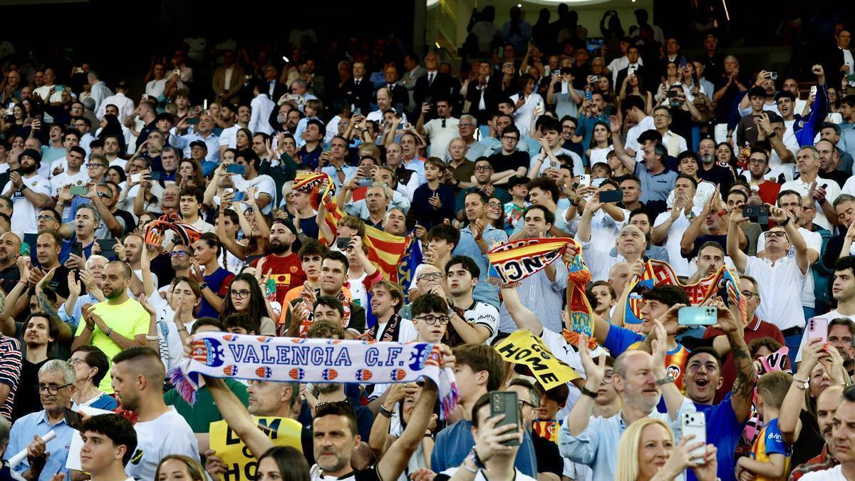 La afición del Valencia CF, durante un partido esta temporada en Mestalla.